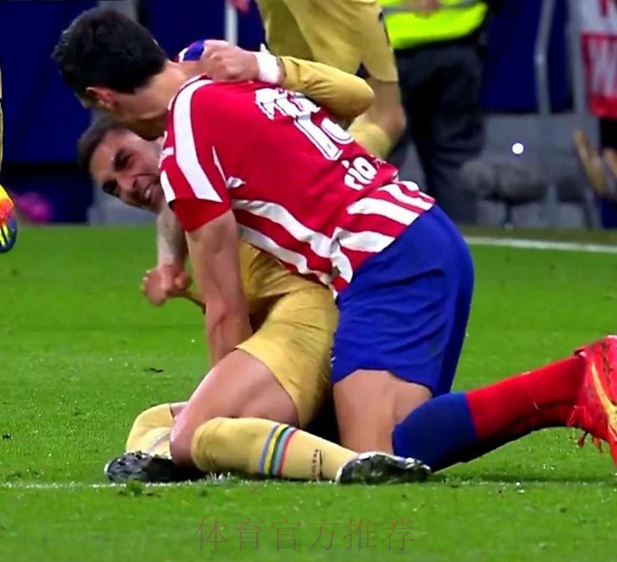 科贝记者:本泽马将无缘对阵黄潜的西甲联赛 科贝记者:本泽马将无缘对阵黄潜的西甲联赛