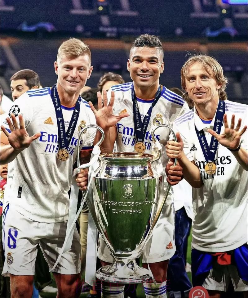 克罗斯:曾接近去曼联 但可能不会在那获欧冠三连冠 克罗斯:曾接近去曼联 但可能不会在那获欧冠三连冠